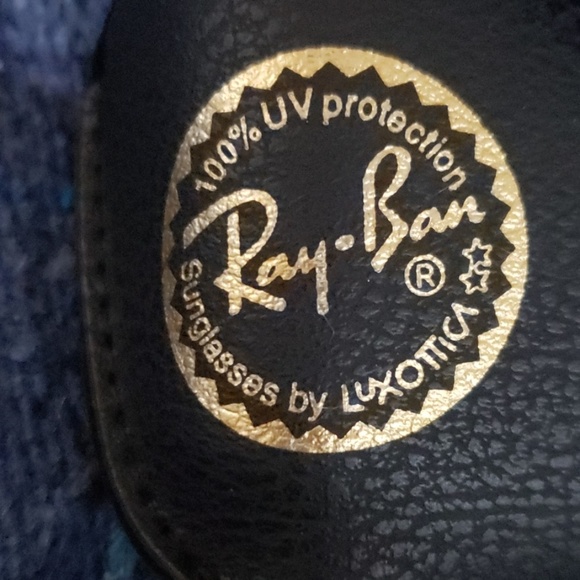 NEW Ray-Ban case and cleaning cloth - Picture 2 of 4